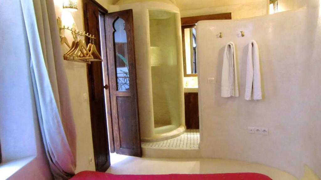 Riad Thais Эс-Сувейра Номер фото