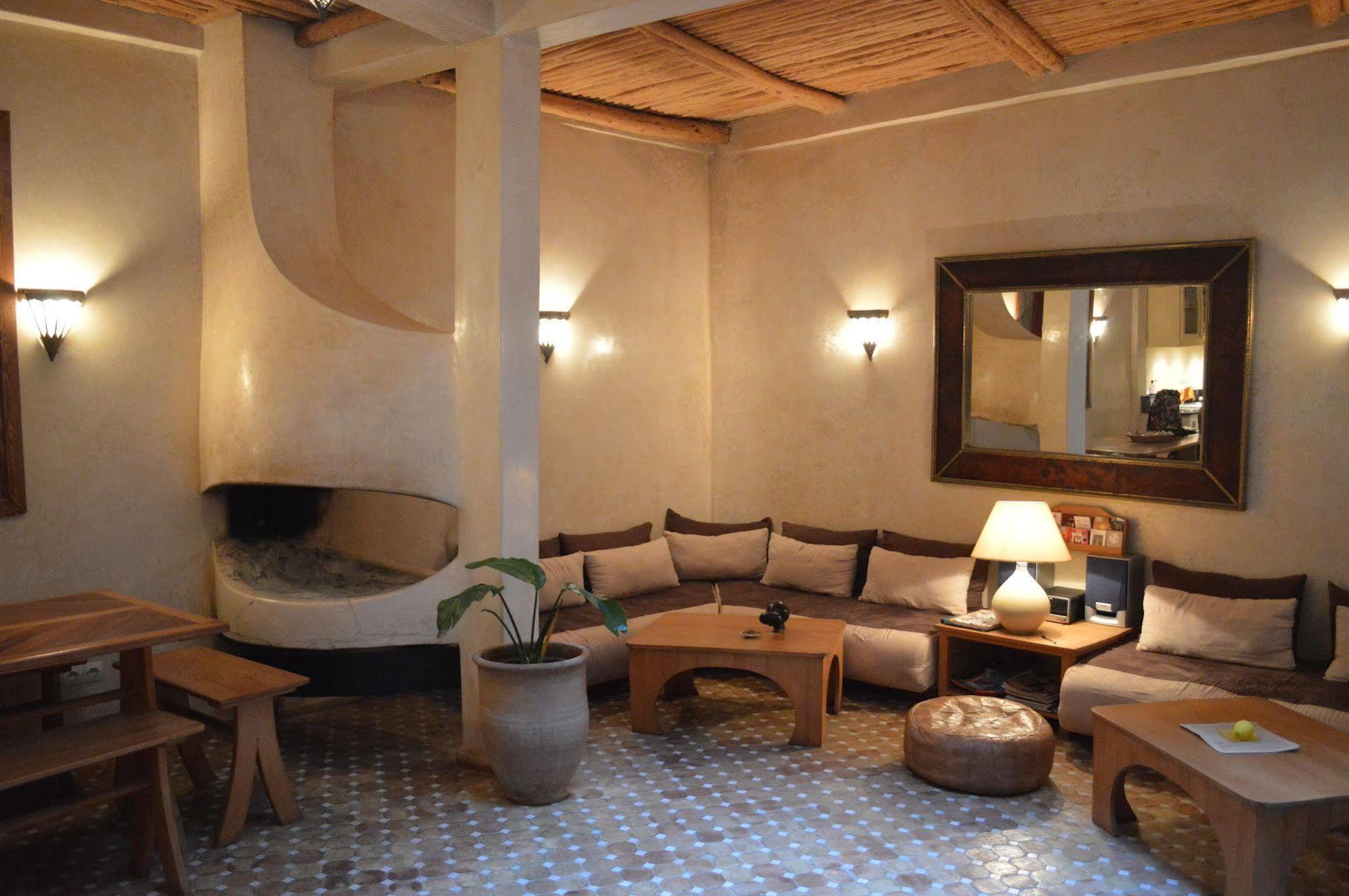 Riad Thais Эс-Сувейра Экстерьер фото