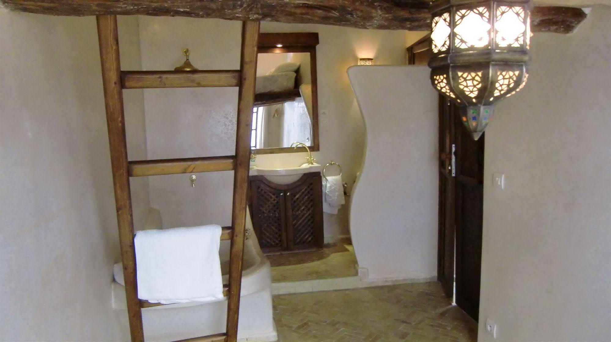 Riad Thais Эс-Сувейра Экстерьер фото
